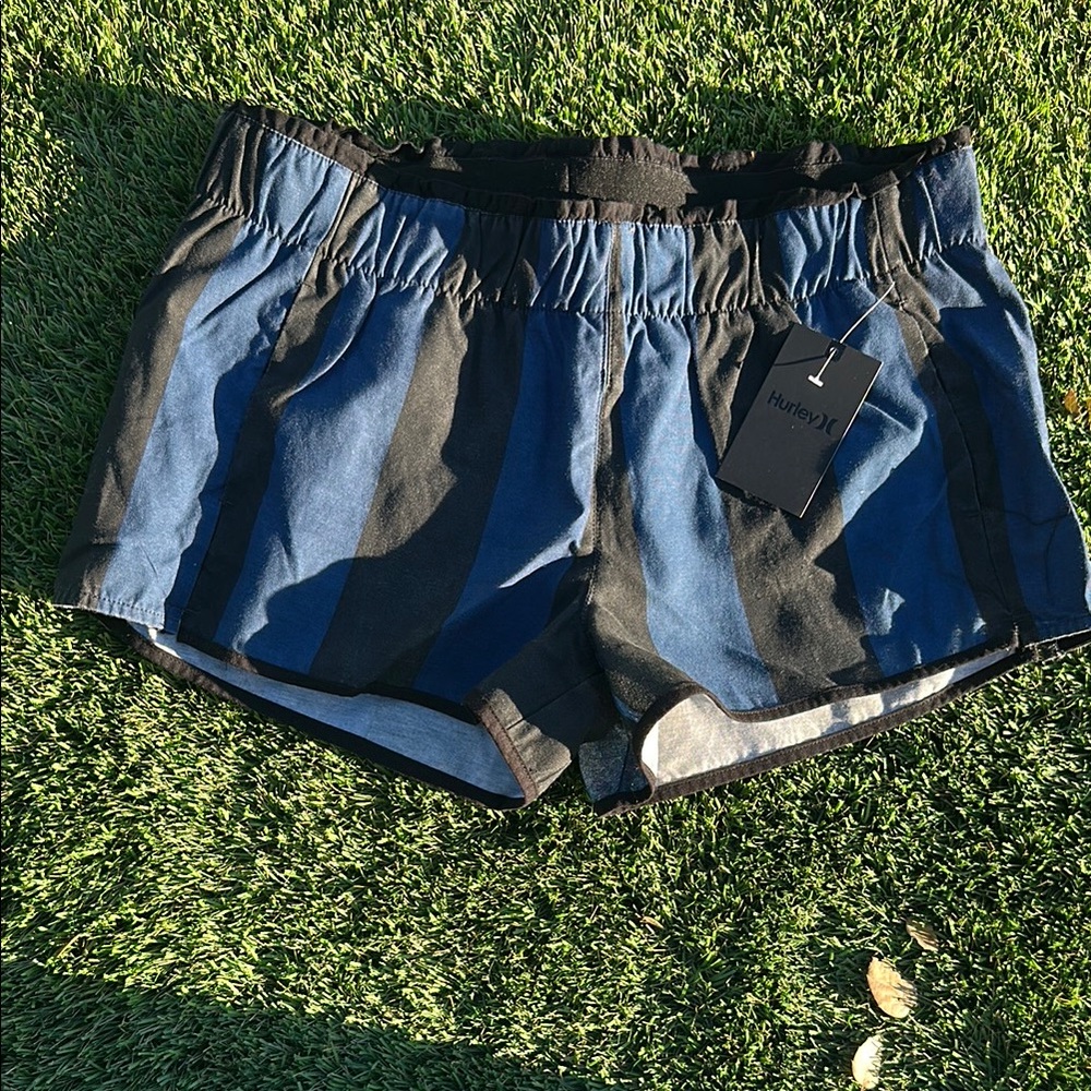 Hurley Women’s Blue and Black Striped Shorts size Large